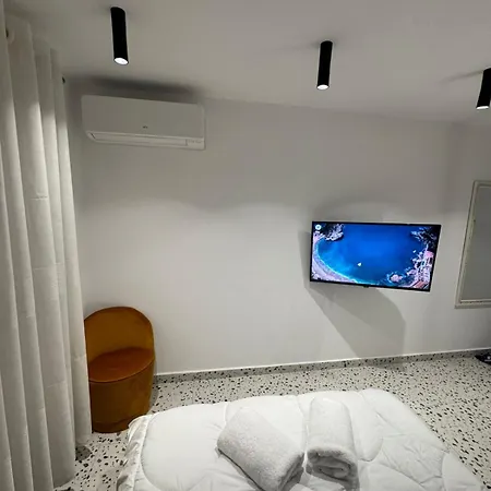 Daire Roomy