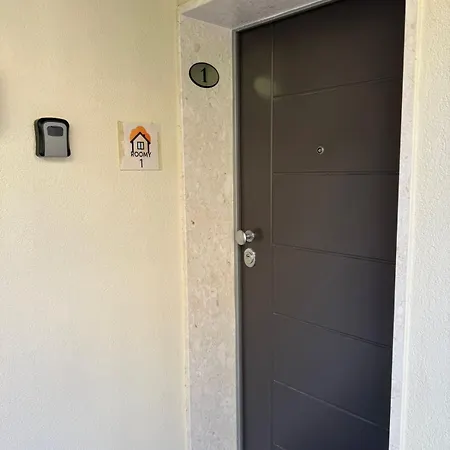 Roomy *