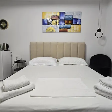 Roomy *