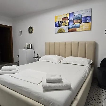 Roomy Tirana