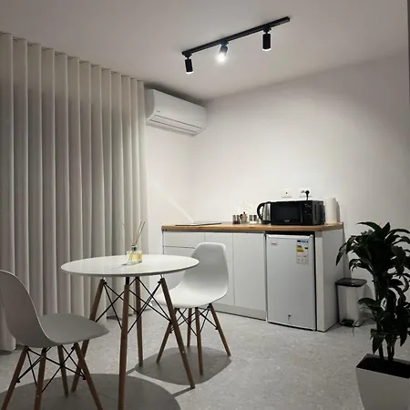 Roomy Tirana
