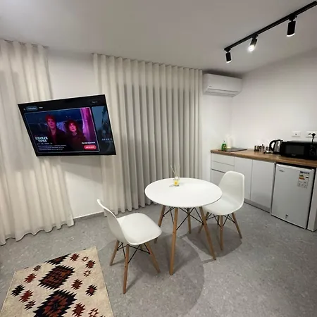 Daire Roomy